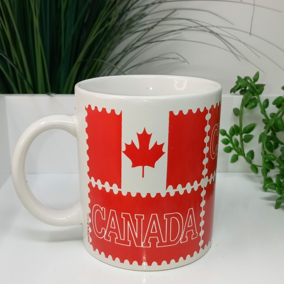 Canada Maple Leaf Mug - Picture 3 of 4